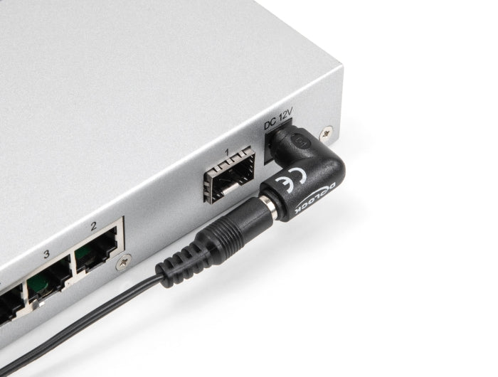 מתאם חשמל DC 5.5x2.5 ז/נ בזווית 90° - delock.israel