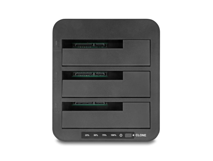 תחנת עגינה USB 5Gbps מבית Delock גרמניה מאפשרת חיבור חיצוני של עד שלושה כוננים בגודל 2.5″ או 3.5″ מסוג SATA HDD / SSD באמצעות ממשק USB, כולל אפשרות להחלפה מהירה של הכוננים (Hot Swap) בקלות וללא כלים