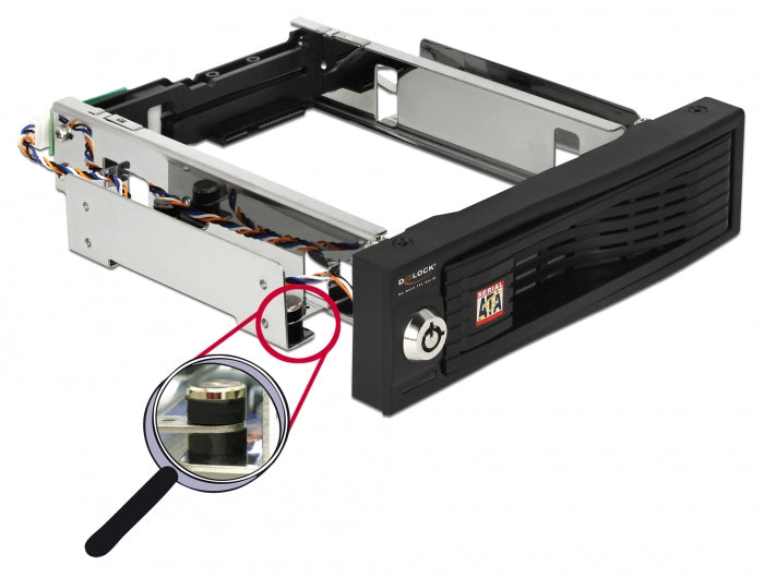 מגירה נשלפת 5.25″ עבור כונן דיסק 3.5″SATA HDD/SSD - delock.israel