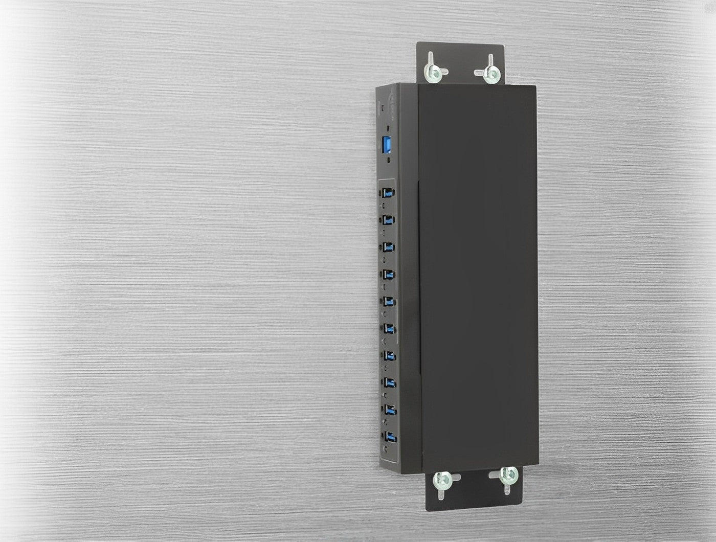 מפצל תעשייתי USB 3.0 5Gbps 20kV ESD אקטיבי עם 10 יציאות USB-A - delock.israel