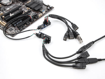 מפצל USB 2.0 מבית Delock גרמניה מתחבר למחבר USB פנימי בלוח האם ומספקת עד שמונה חיבורי USB 2.0 מסוג Type-A