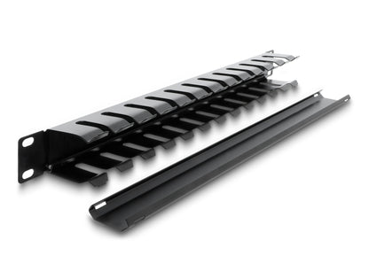 פאנל לניתוב כבלים (Routing Panel) מקצועי מבית Delock גרמניה המיועד להתקנה בארונות תקשורת סטנדרטיים בגודל 19 אינץ