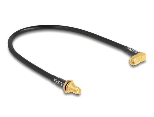 כבל מאריך אנטנה Delock מחיבור SMA אטום למים נקבה לפאנל לחיבור SMA 90° זכר | סוג כבל RG-58 | אורך 30 ס"מ