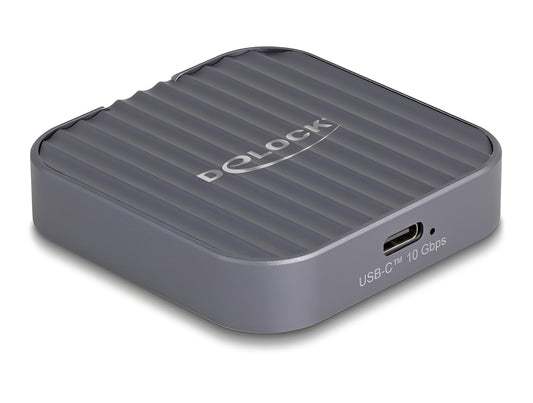 מארז חיצוני מבית Delock גרמניה מאפשר התקנה של כונן M.2 PCIe NVMe SSD בפורמט 2230, ובזכות החלק התחתון המגנטי שלו ניתן לדוגמה להצמידו לחלק האחורי של iPhone 15