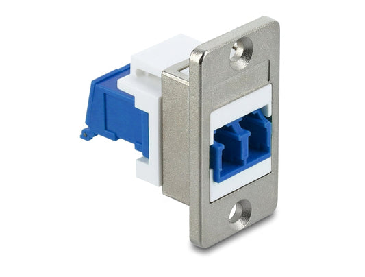 מתאם זה עם תושבת לפאנל מבית DELOCK גרמניה מיועד להארכת סיבים אופטיים סינגל-מוד ומאפשר חיבור נוח בין שני כבלים קיימים