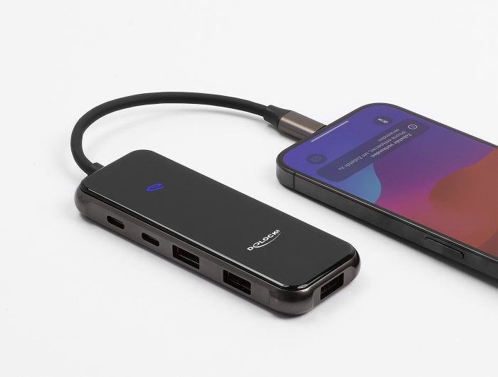 תחנת עגינה האיכותית מבית Delock גרמניה מתחברת למחשב באמצעות חיבור USB-C התומך ב-DP Alt Mode או Thunderbolt™ 5 / 4 / 3 ומרחיבה את אפשרויות השימוש עם מגוון ממשקים