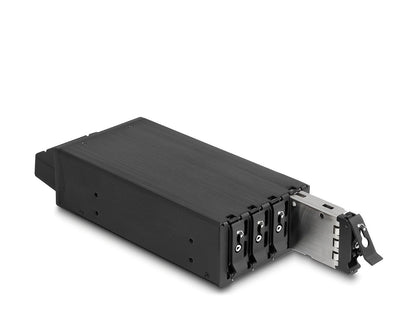 מגירה נשלפת המהירה לכונני M.2 NMVe SSD מבית Delock גרמניה זה פתרון חומרה רב-תכליתי המתוכנן לעבודה ישירה בארונות שרתים ותשתיות אחסון בגודל 19 אינץ', או בתוך מחשב אישי